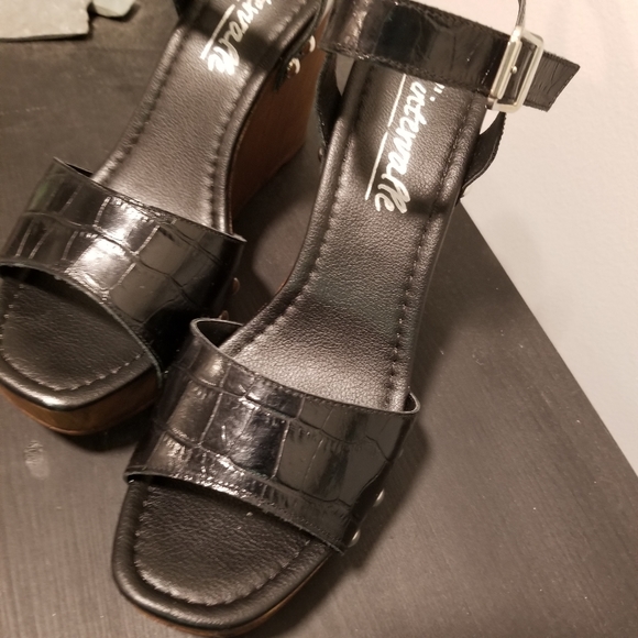 Wedge Platform Sandles - Picture 3 of 3